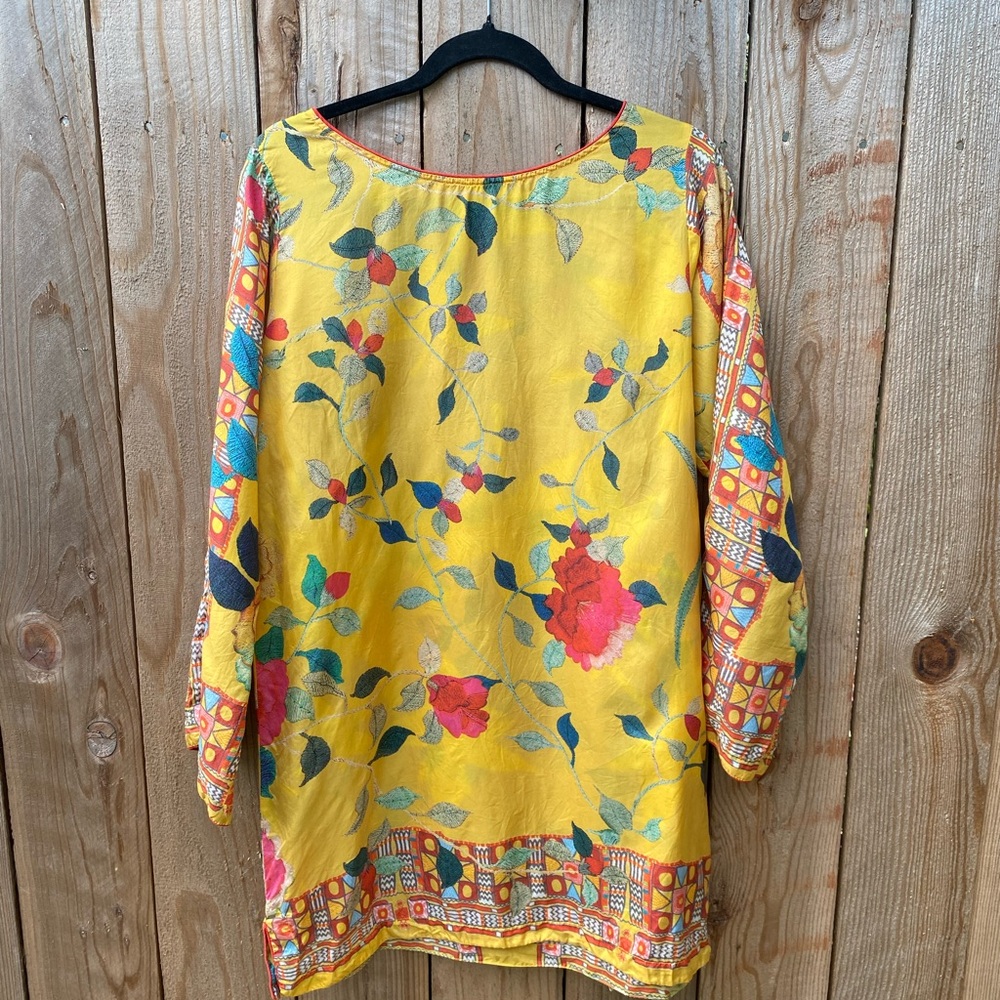 Yellow Johnny Was BEAUTIFUL size S